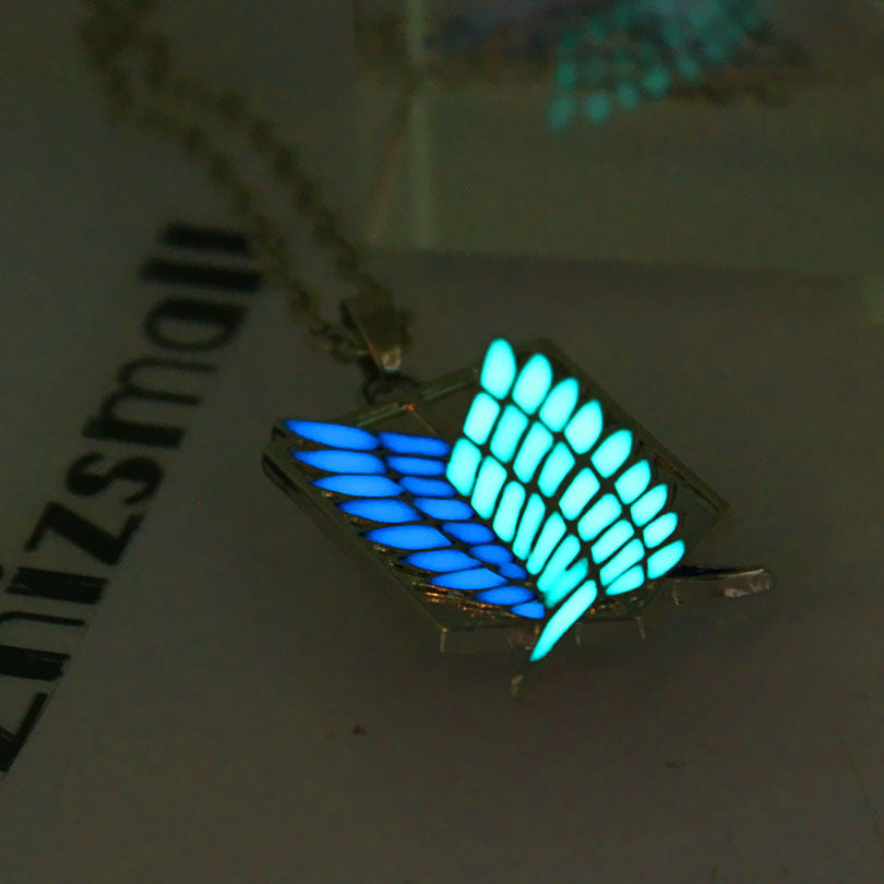 Attack on Titan glowing Necklace Pendants Wings Of Liberty scouting legion Chain Jewelry Pendant glow in the dark